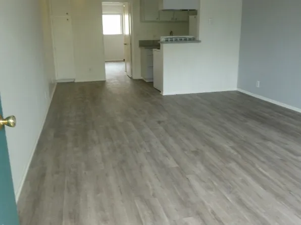11932 Courtleigh Dr #8, Los Angeles, CA 90066