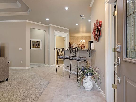 4th image of 1632 Laurel Pl