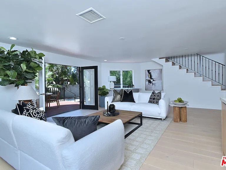 19061 Wells Dr — Photo 16