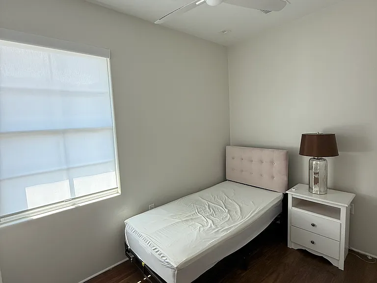 439 W Comstock Ave — Photo 16