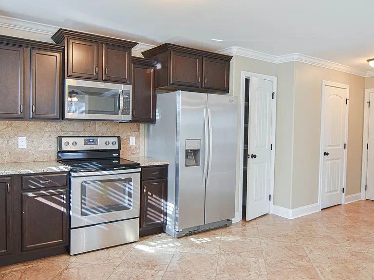 3640 Fox Tail Dr — Photo 8