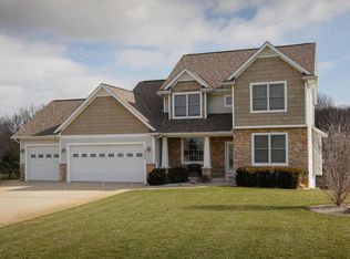 10806 Riedell Dr, Kalamazoo, MI 49009