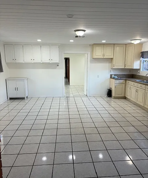 7414 Laura St — Photo 11