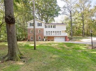 3218 N Dover Rd, Stow, OH 44224