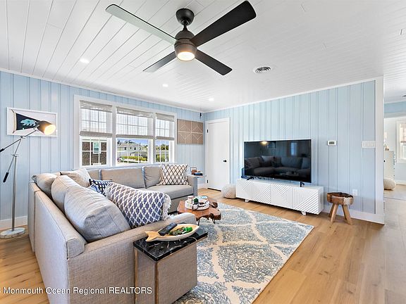 4th image of 900 N Beach Ave APT 24