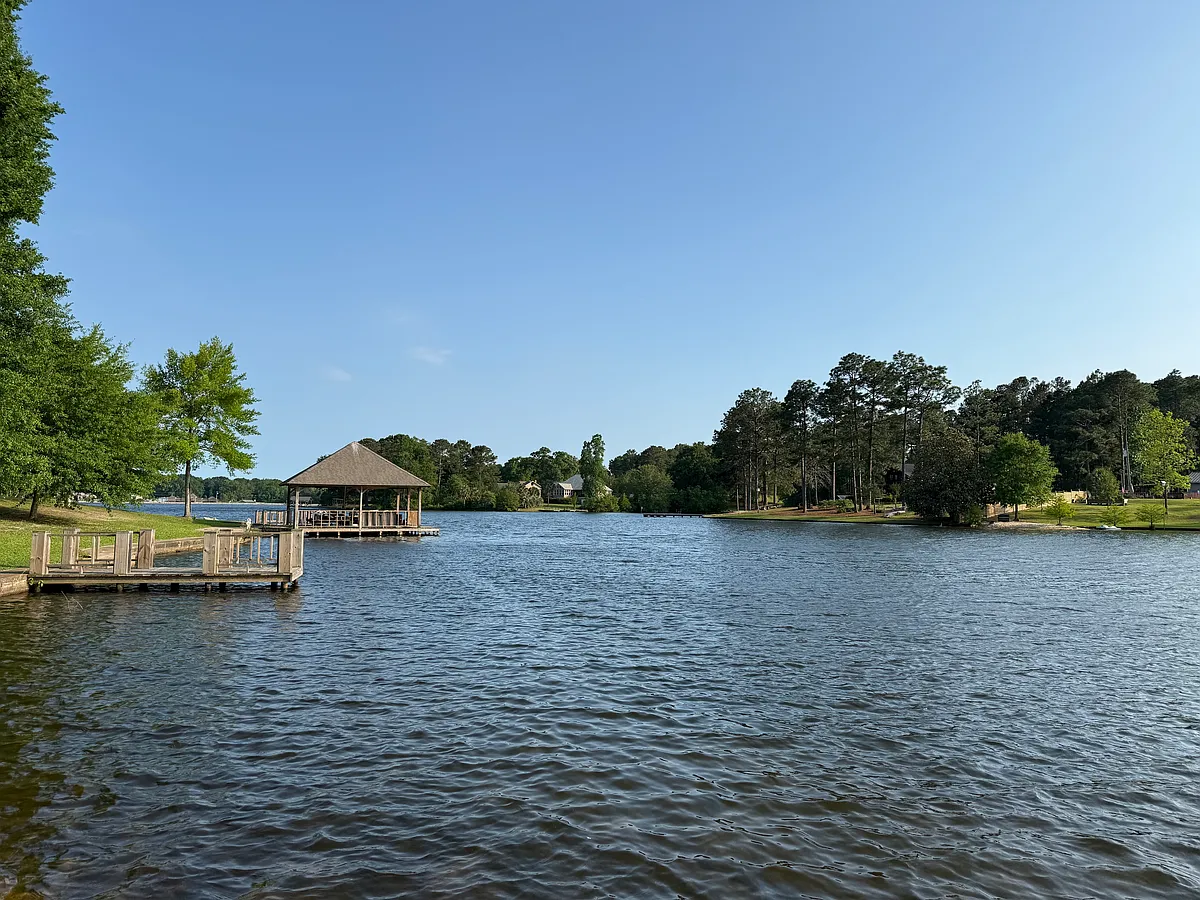 Building Photo - Dolphin Cir