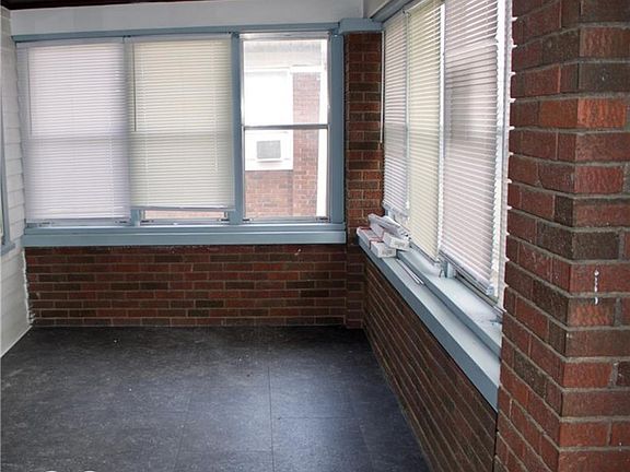2nd image of 3854 Winthrop Ave