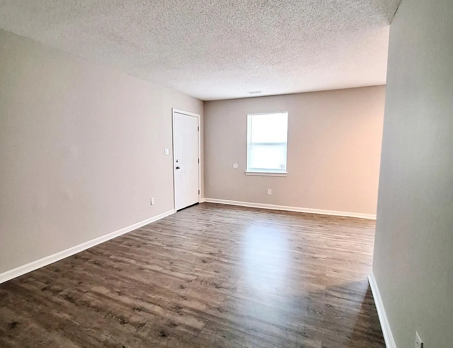 1 bed, 1.0 bath, $750 — Photo 2