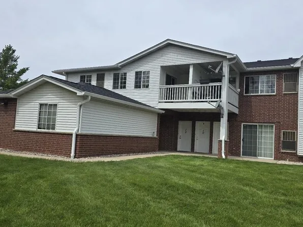 8055 LEXINGTON PLACE #12, Pleasant Prairie, WI 53158