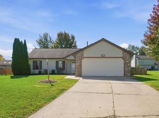 833 Laurel Hill Pl, Fort Wayne, IN 46825