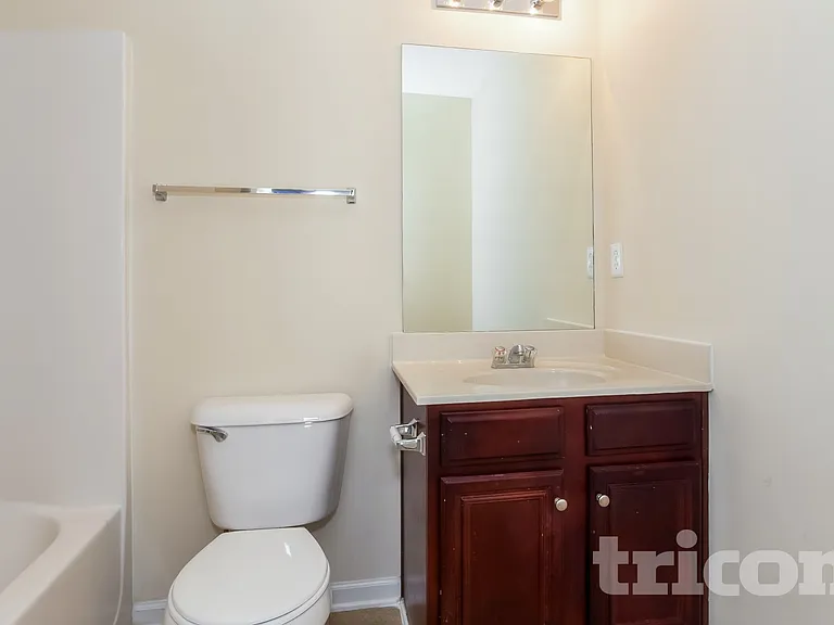 2435 Cornell Cir — Photo 13