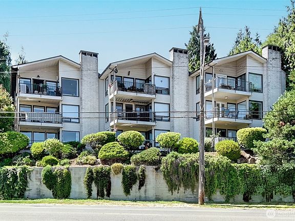 2nd image of 2636 22nd Avenue W #203