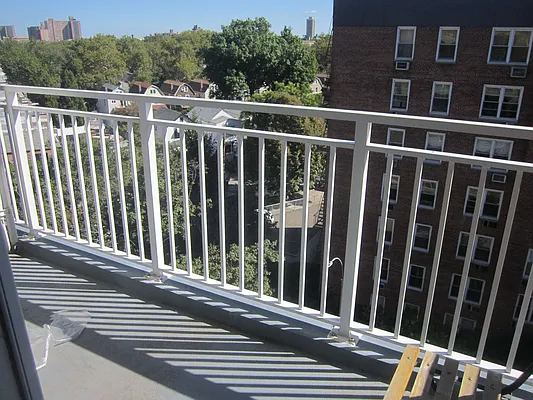 Sold by Winzone Realty Inc | media 4