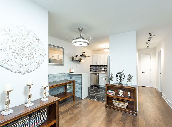 3rd image of 695 Grove Dr APT 105