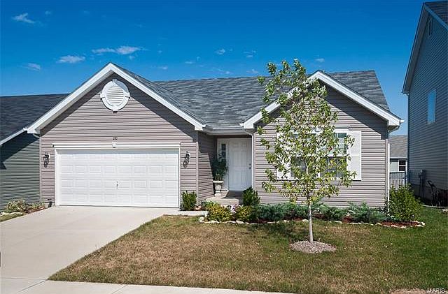 1st image of 230 Pecan Bluffs Dr