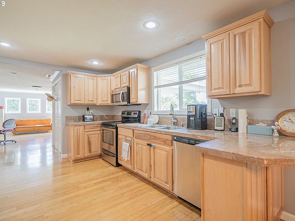 4th image of 9918 NE 91st Ave