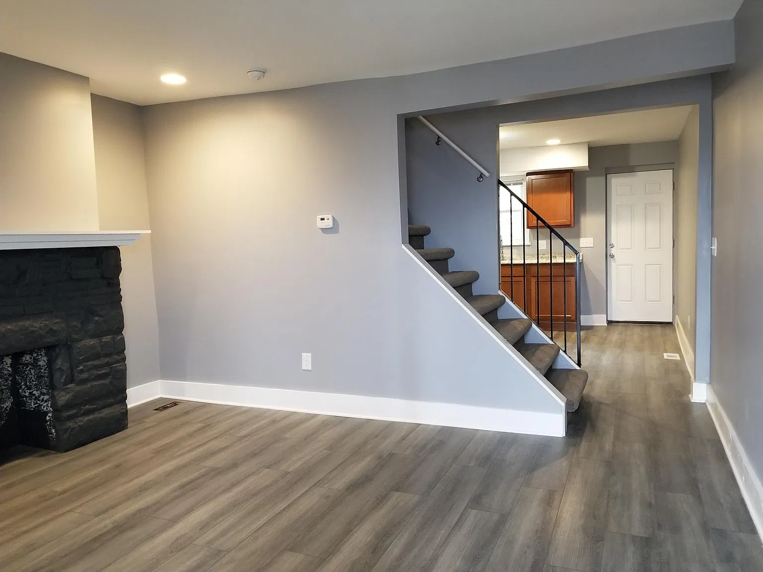 2 bed, 1.5 bath, 1024 sqft, $1,650 — Photo 3
