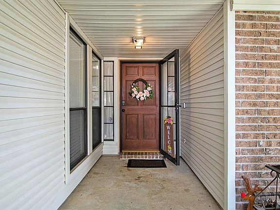 3rd image of 7515 Epsom Downs Dr