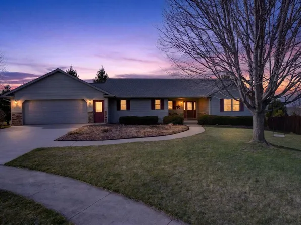 106 Parkview Dr, Eden, WI 53019
