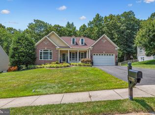 11708 Crest Maple Dr, Woodbridge, VA 22192