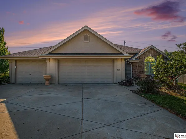 217 S 169th Cir, Omaha, NE 68118