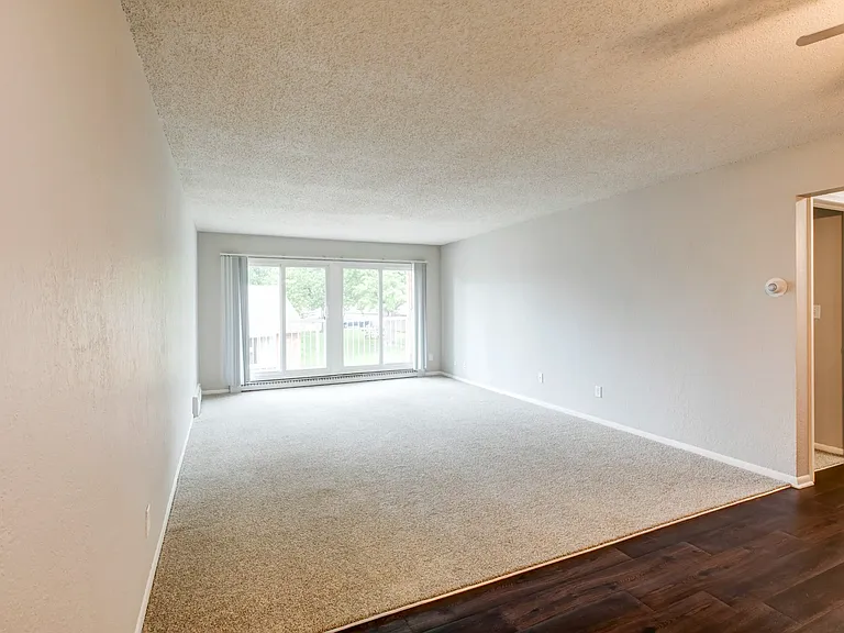 Edgerton Highlands Apartments — Photo 6