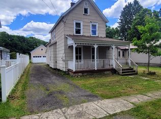 39 Elm St, Camden, NY 13316