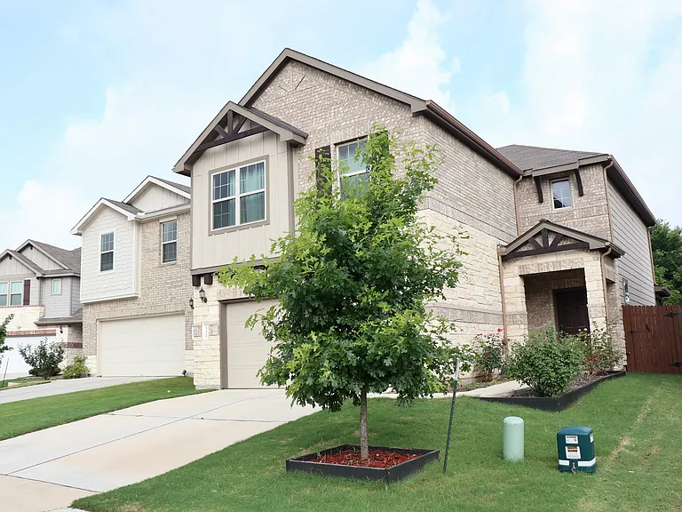 15810 Odair St — Photo 2