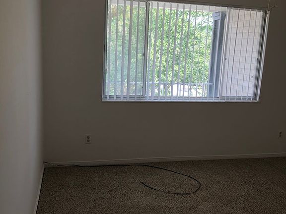 5th image of 1250 Denning Dr #209