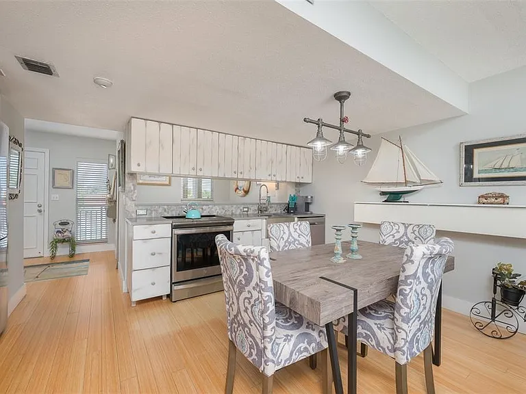 845 Benjamin Franklin Dr #302 — Photo 9