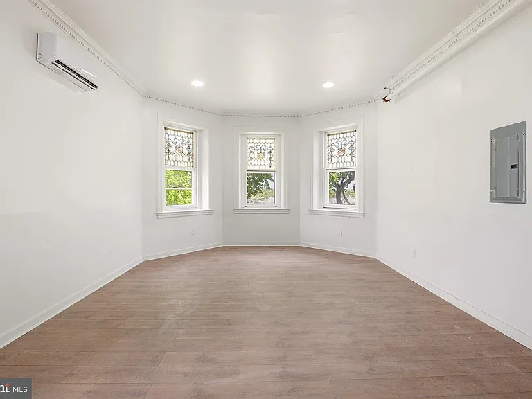 6012 Ridge Ave #5 — Photo 5