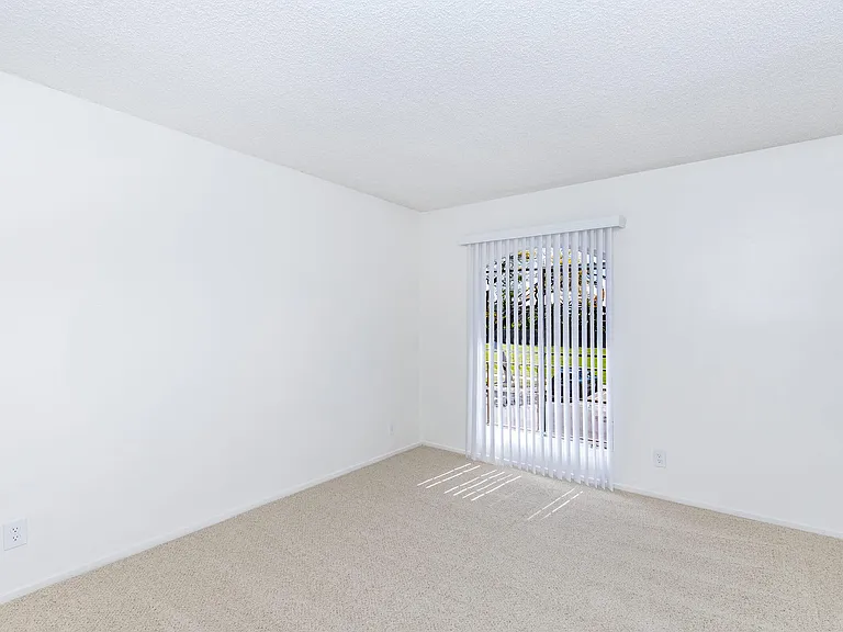 Buena La Vista Apartment Homes — Photo 54