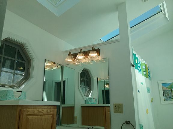 4th image of 9083 Dewberry Ct