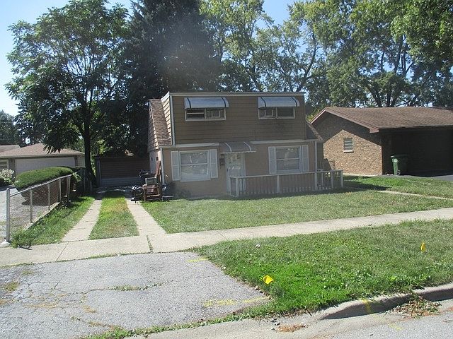 1st image of 2611 W 97th St