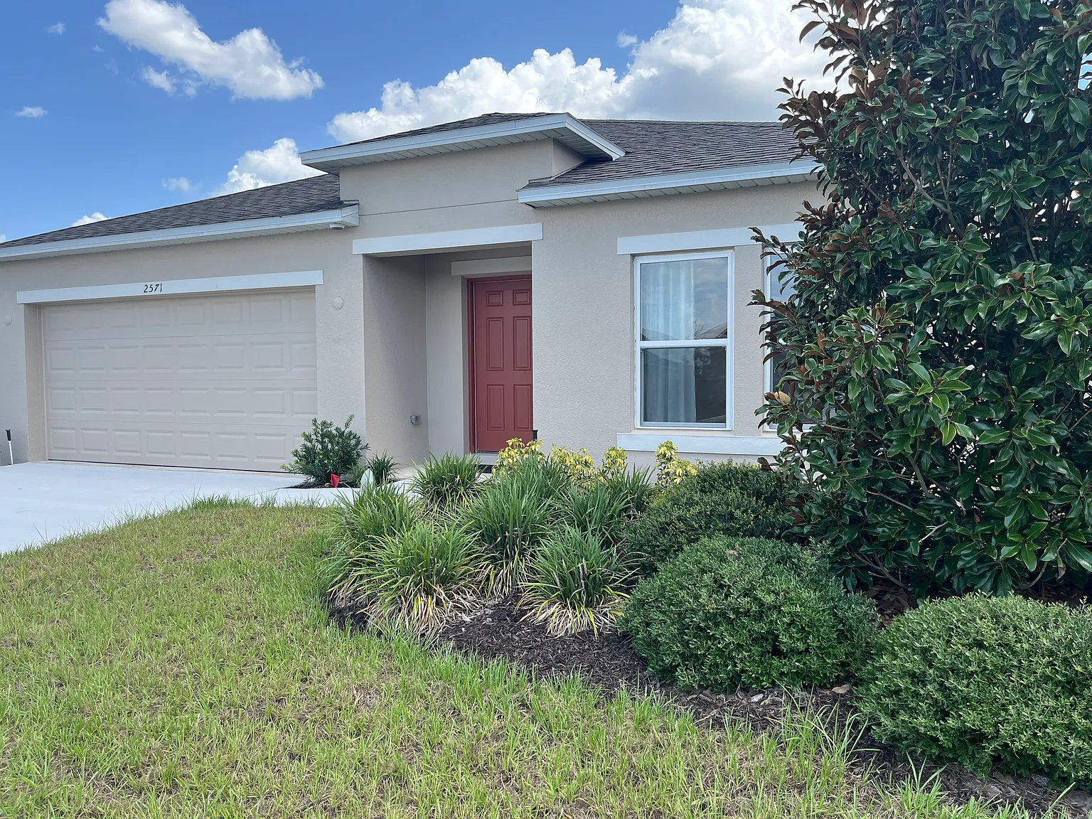 4 bed, 1974 sqft, $2,395 — Photo 3