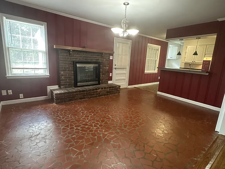 1589 Wheaton St — Photo 5