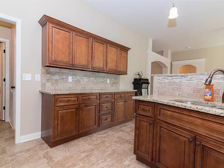 142 Shirley Blvd — Photo 12