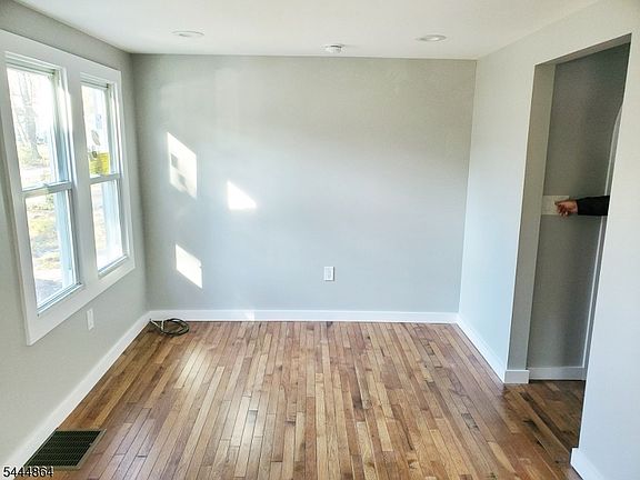 5th image of 29 Millbrook Rd