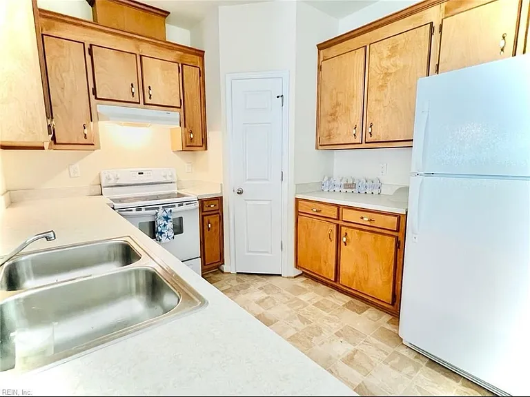 1932 Algonquin Trl — Photo 5