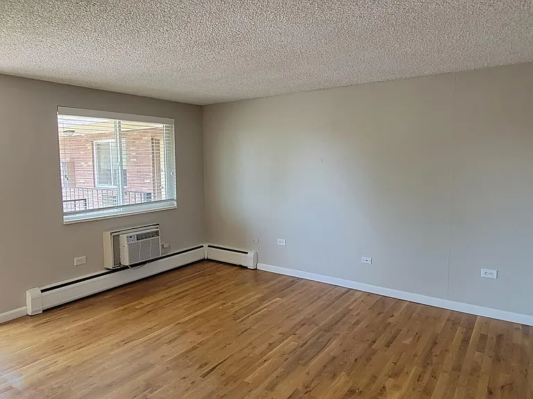 140 S Ogden St — Photo 14