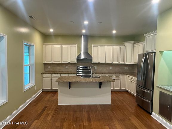 3rd image of 530 N Ridgecrest Street