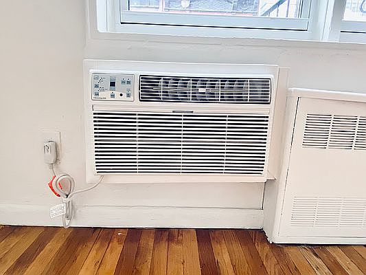 5th image of 306 W 47th St APT 4B