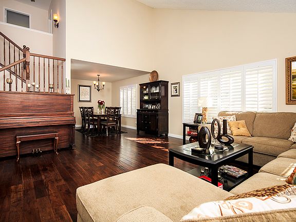 3rd image of 784 Valle Lindo Dr