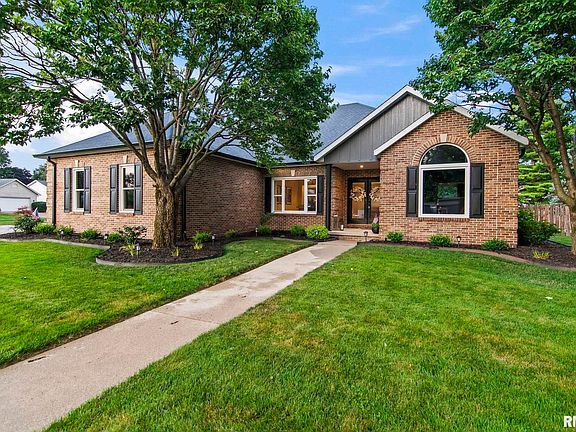 2nd image of 3928 Old Mill Ln
