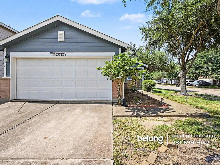 20739 Dickinson Manor Ln — Photo 2