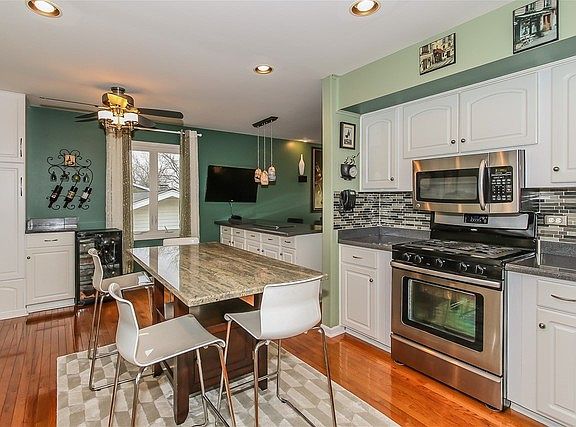 3rd image of 1580 Caldwell Ln