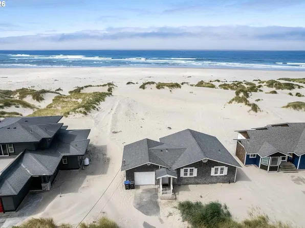 122 NW Oceania Dr, Waldport, OR 97394
