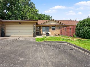 45277 Universal Ct, Shelby Township, MI 48317