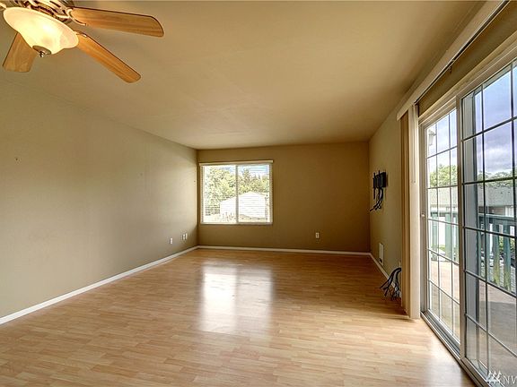 5th image of 17431 Ambaum Blvd S Unit D54