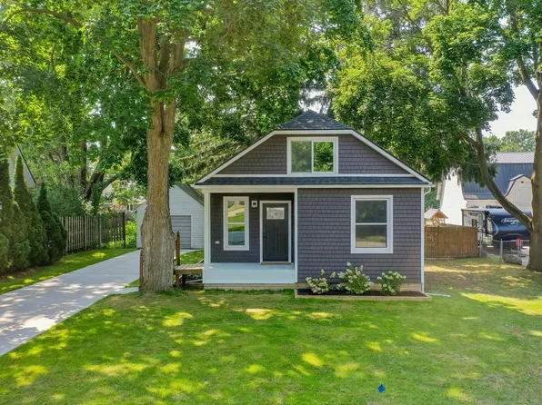 23154 Torrey St, Armada, MI 48005